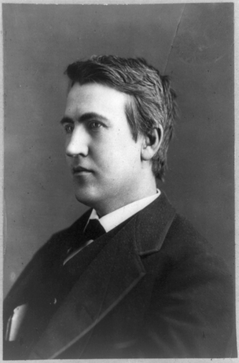 Retrato histórico de Thomas Edison en 1880.